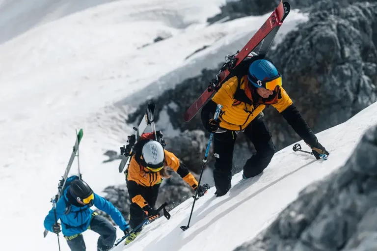 Skiing training with summit ascent of the Wildspitze